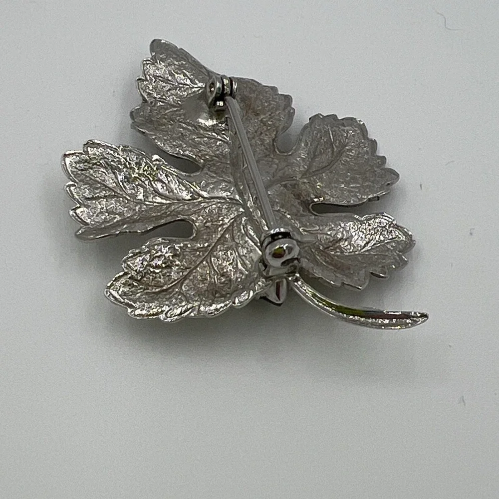 Vintage Silver Tone Leaf‎ Brooch Marquise Hematite Rhinestone Botanical Pin